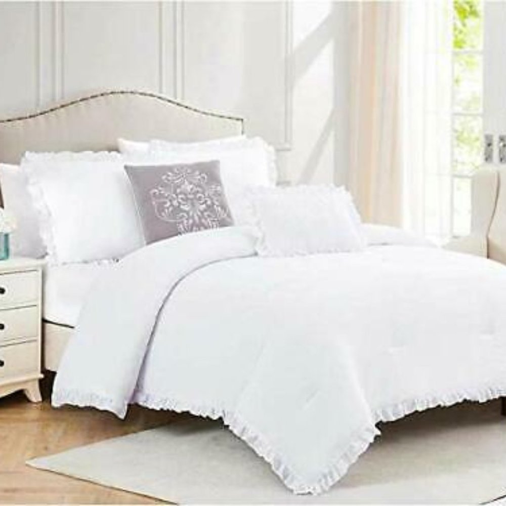 Olivia Gray Portland Ruffled Comforter (White)5 PC
